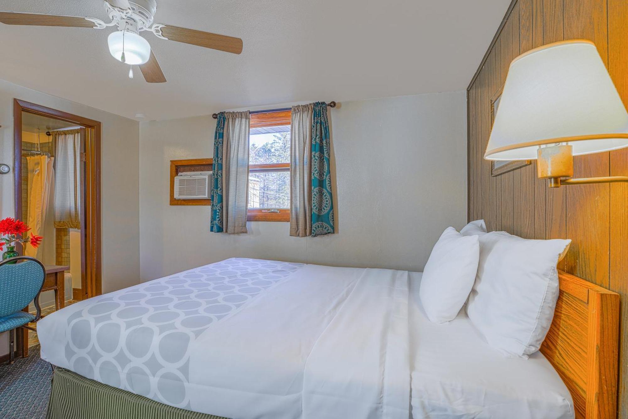 Love Hotels Silver Street By Oyo At Hurley Wi Exterior foto