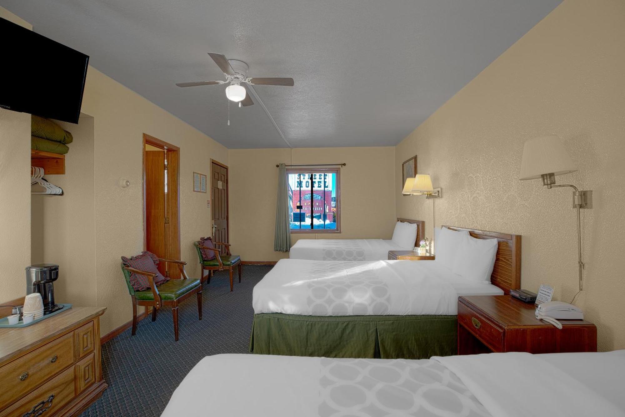 Love Hotels Silver Street By Oyo At Hurley Wi Exterior foto