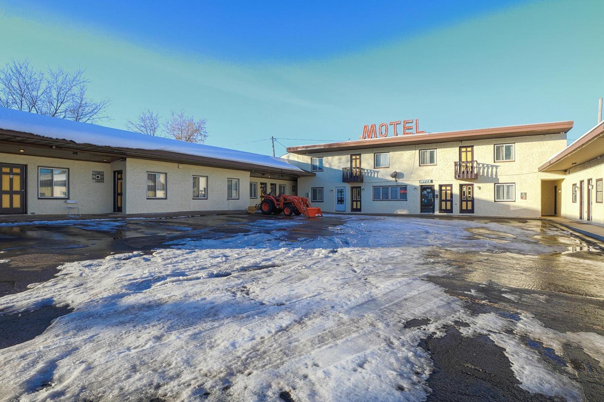 Love Hotels Silver Street By Oyo At Hurley Wi Exterior foto