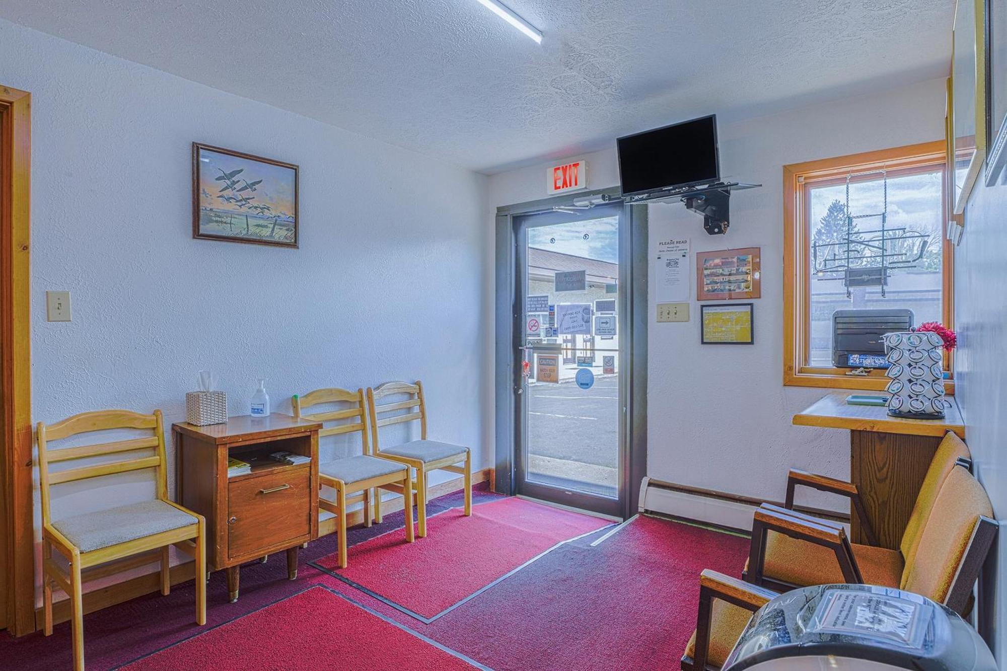 Love Hotels Silver Street By Oyo At Hurley Wi Exterior foto